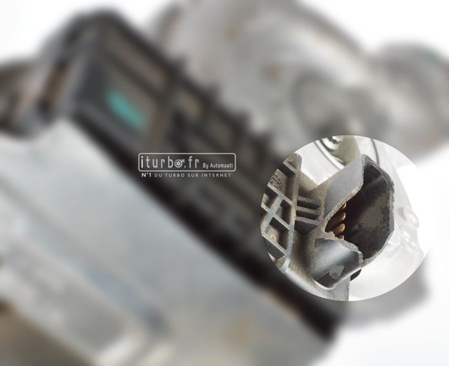 Défaut du turbo 805713 : prise du boitier de l'actuateur légèrement endommagée sans impact sur le fonctionnement correct du turbo. Défaut du turbo 805713 : prise du boitier de l'actuateur légèrement fissurée sans impact sur le fonctionnement correct du turbo.